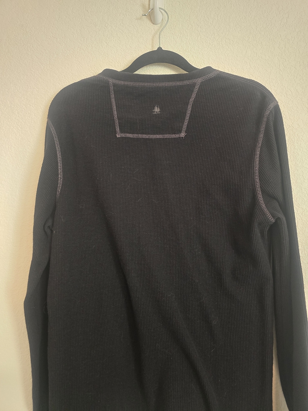 G.H. Bass & Co. Black Long-Sleeve Waffle-Knit Tee